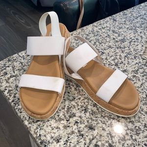 STEVE MADDEN sandals
